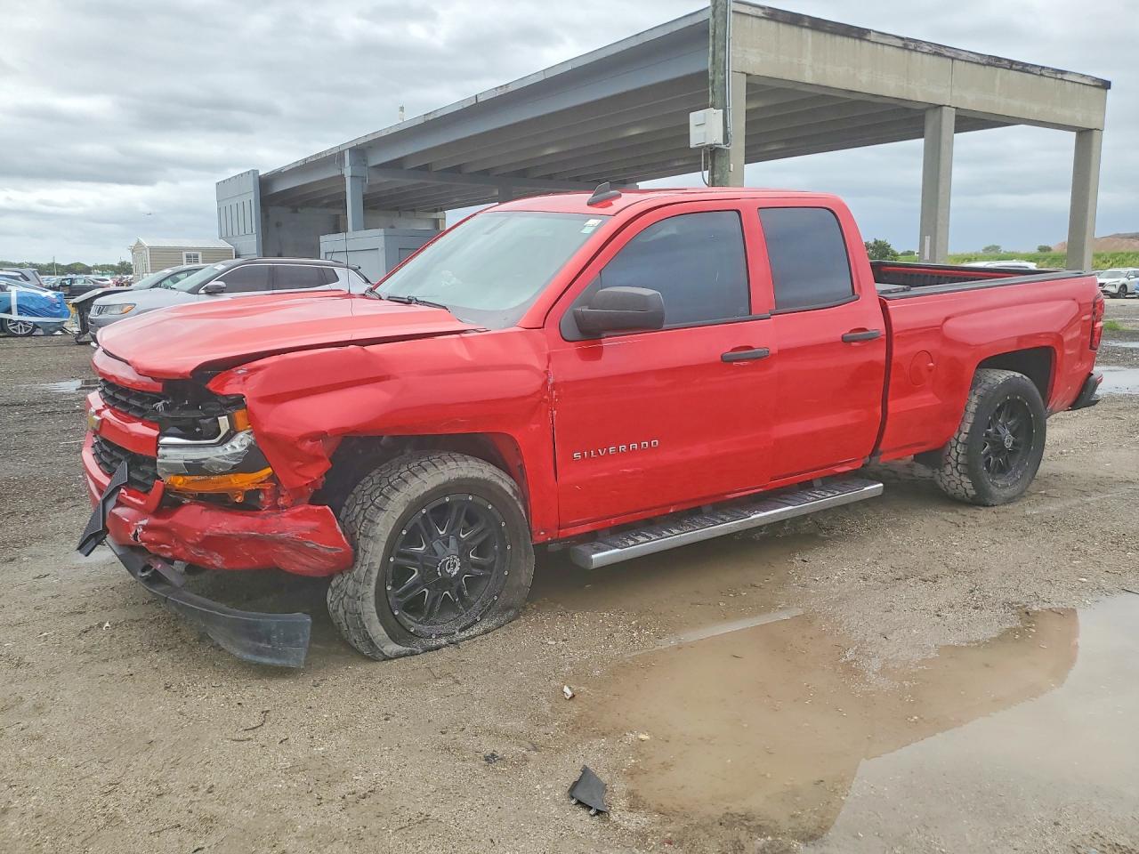 Salvage Chevrolet Silverado Image