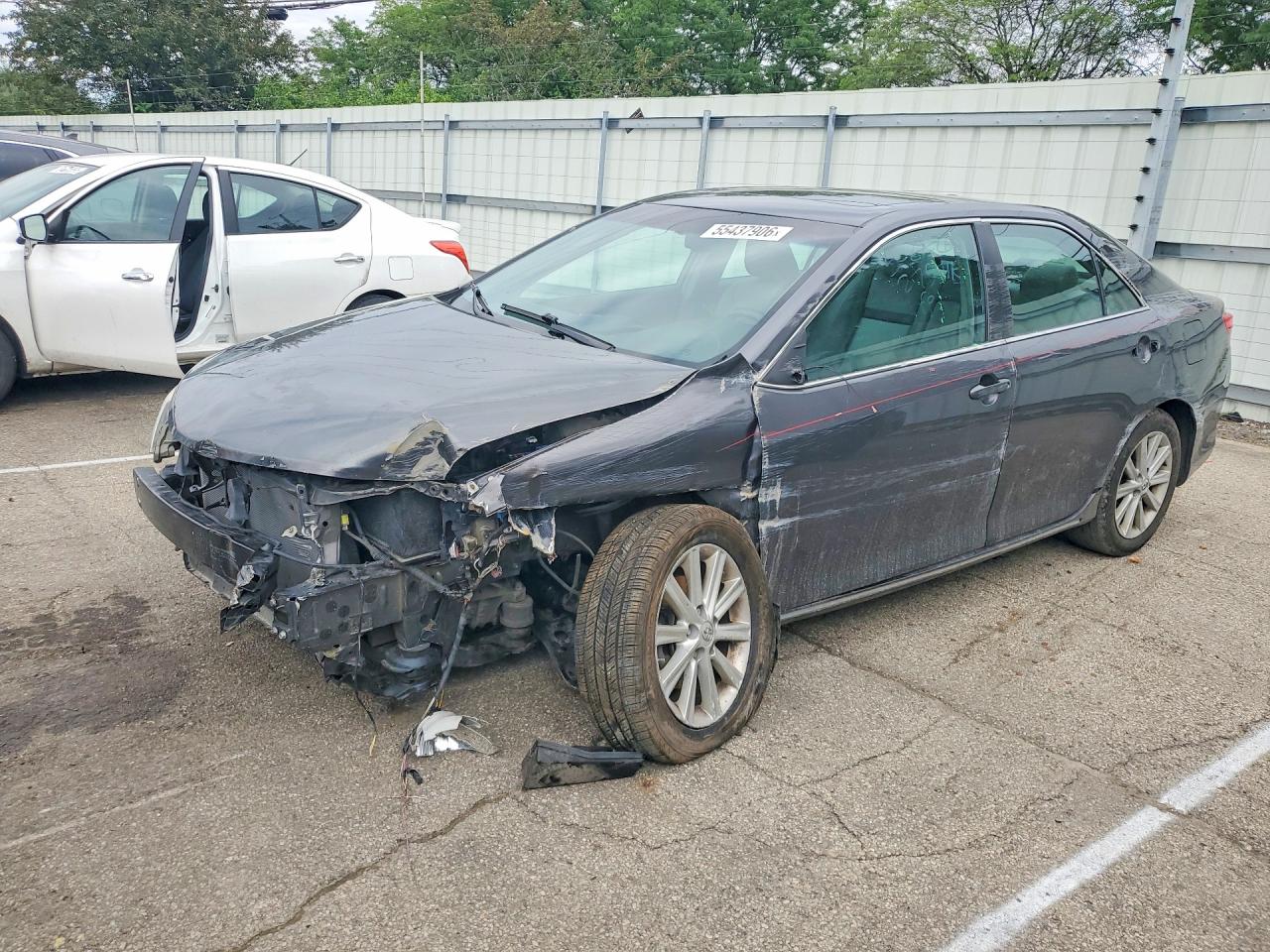 Salvage Toyota Camry Image