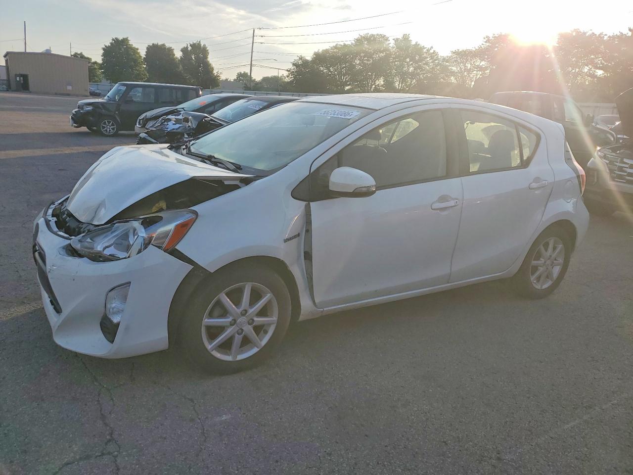 Salvage Toyota Prius Image
