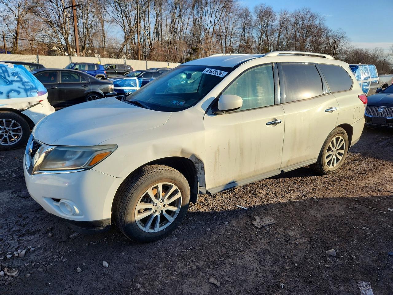 Salvage Nissan Pathfinder Image