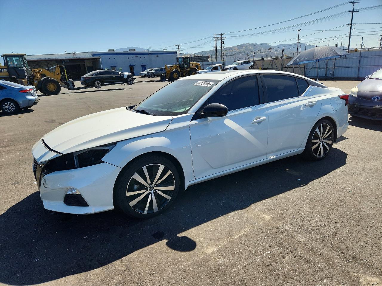 Salvage Nissan Altima Image