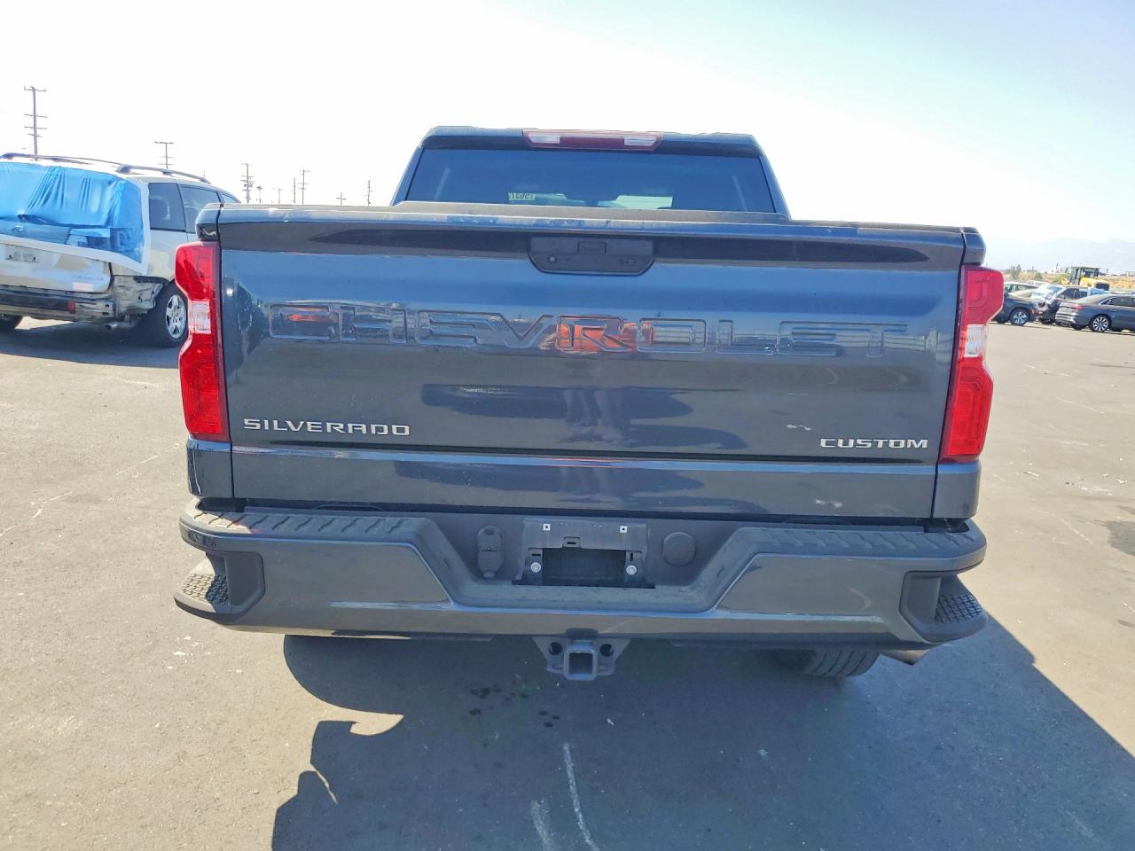 Chevrolet Silverado C1500 Custom
