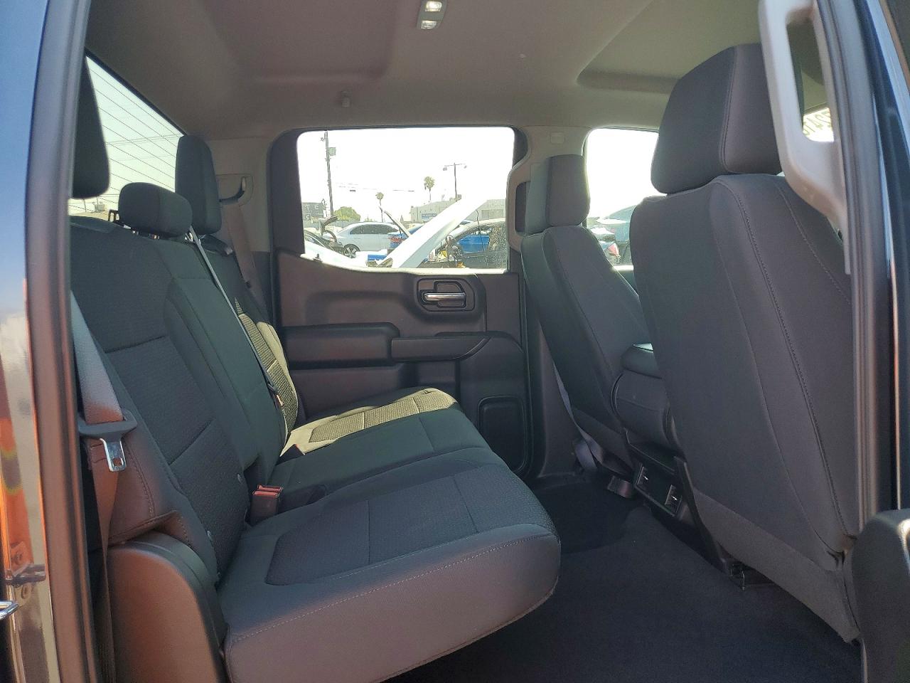Chevrolet Silverado C1500 Custom