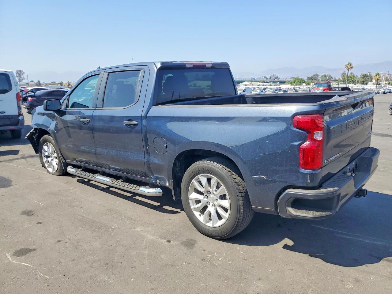Chevrolet Silverado C1500 Custom