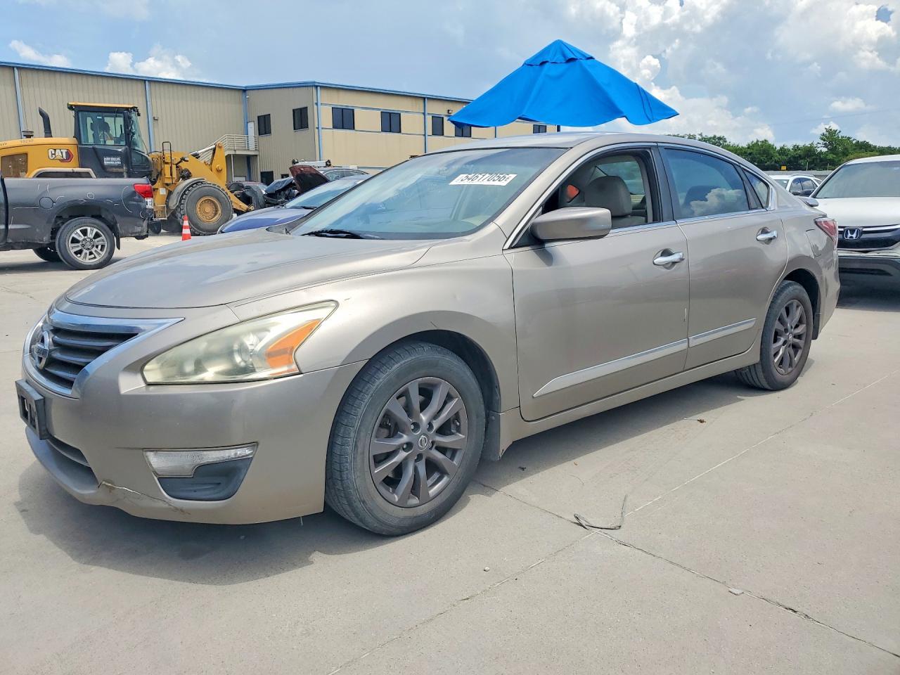 Salvage Nissan Altima Image