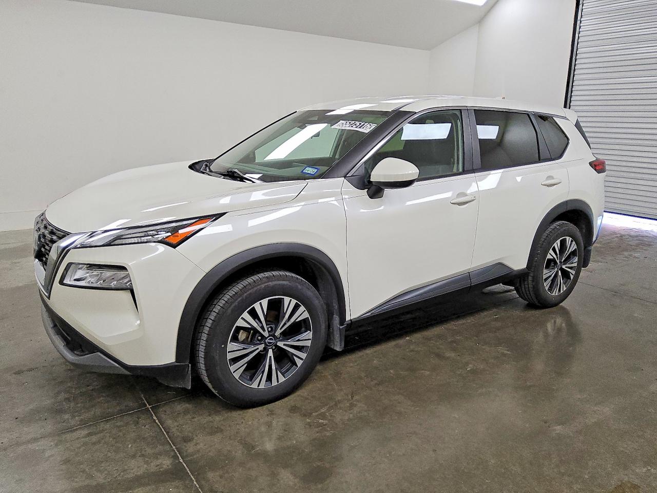 Salvage Nissan Rogue Image