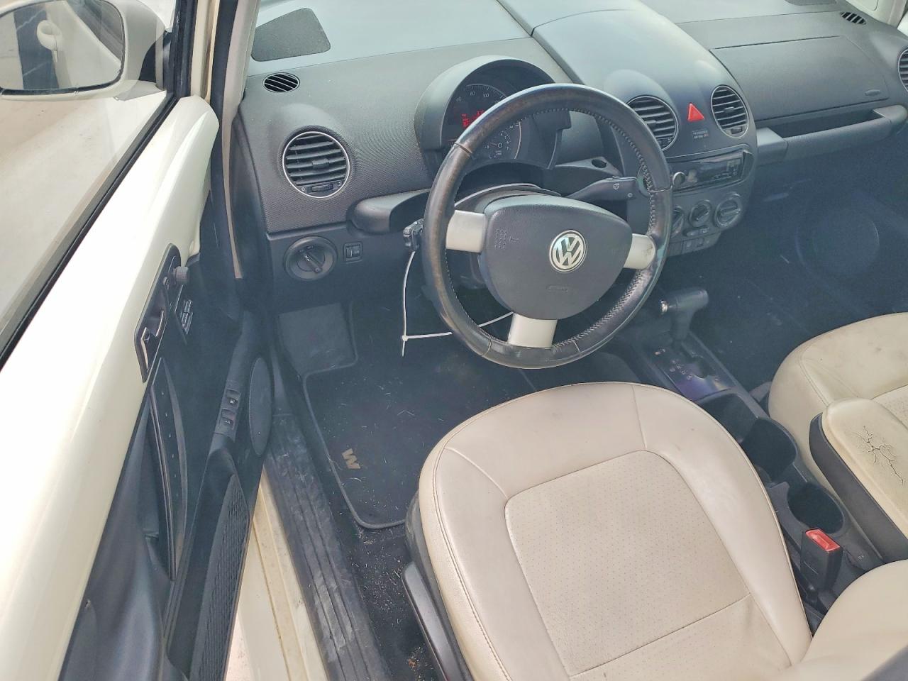Volkswagen Beetle Triple White