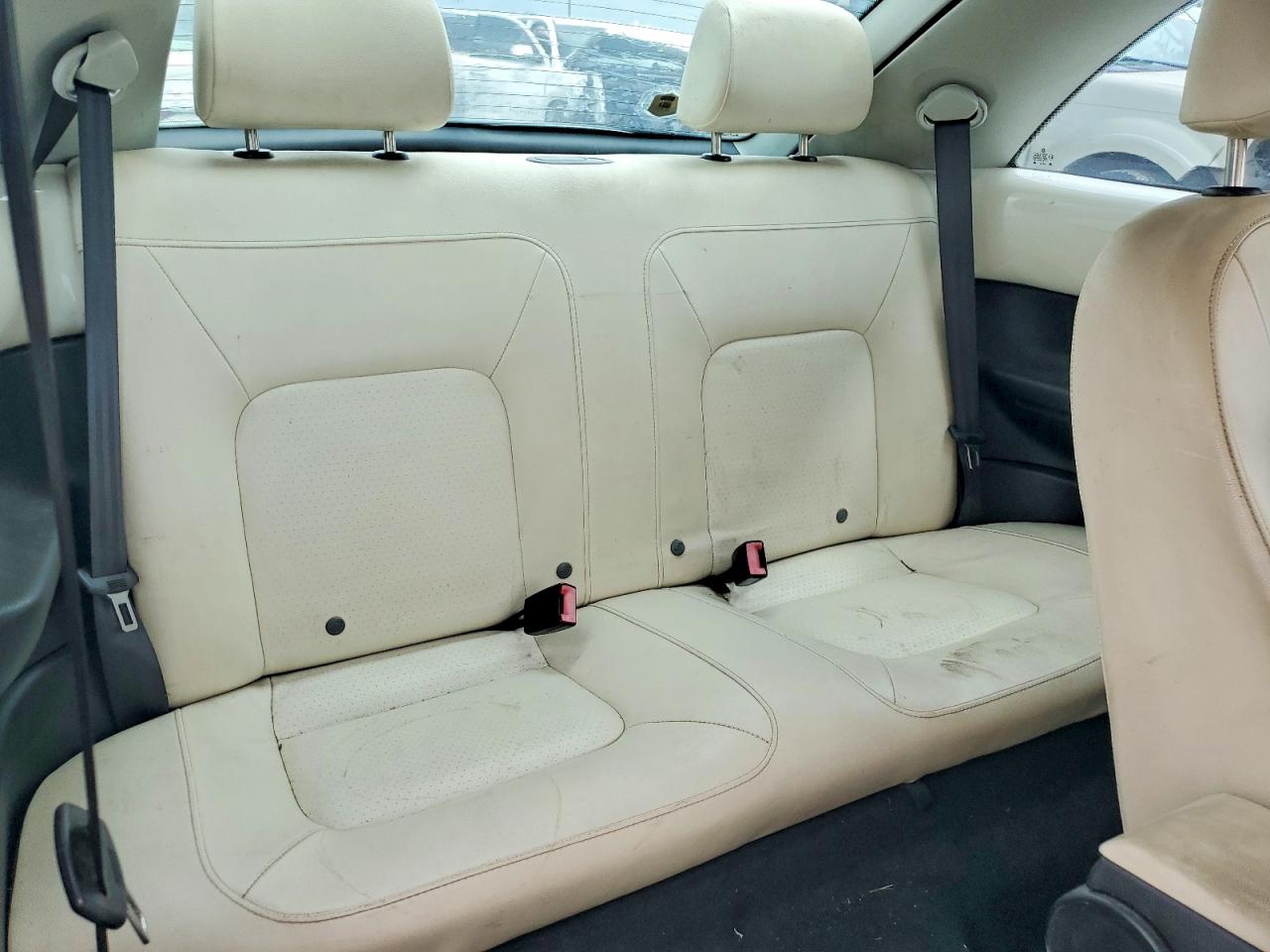 Volkswagen Beetle Triple White