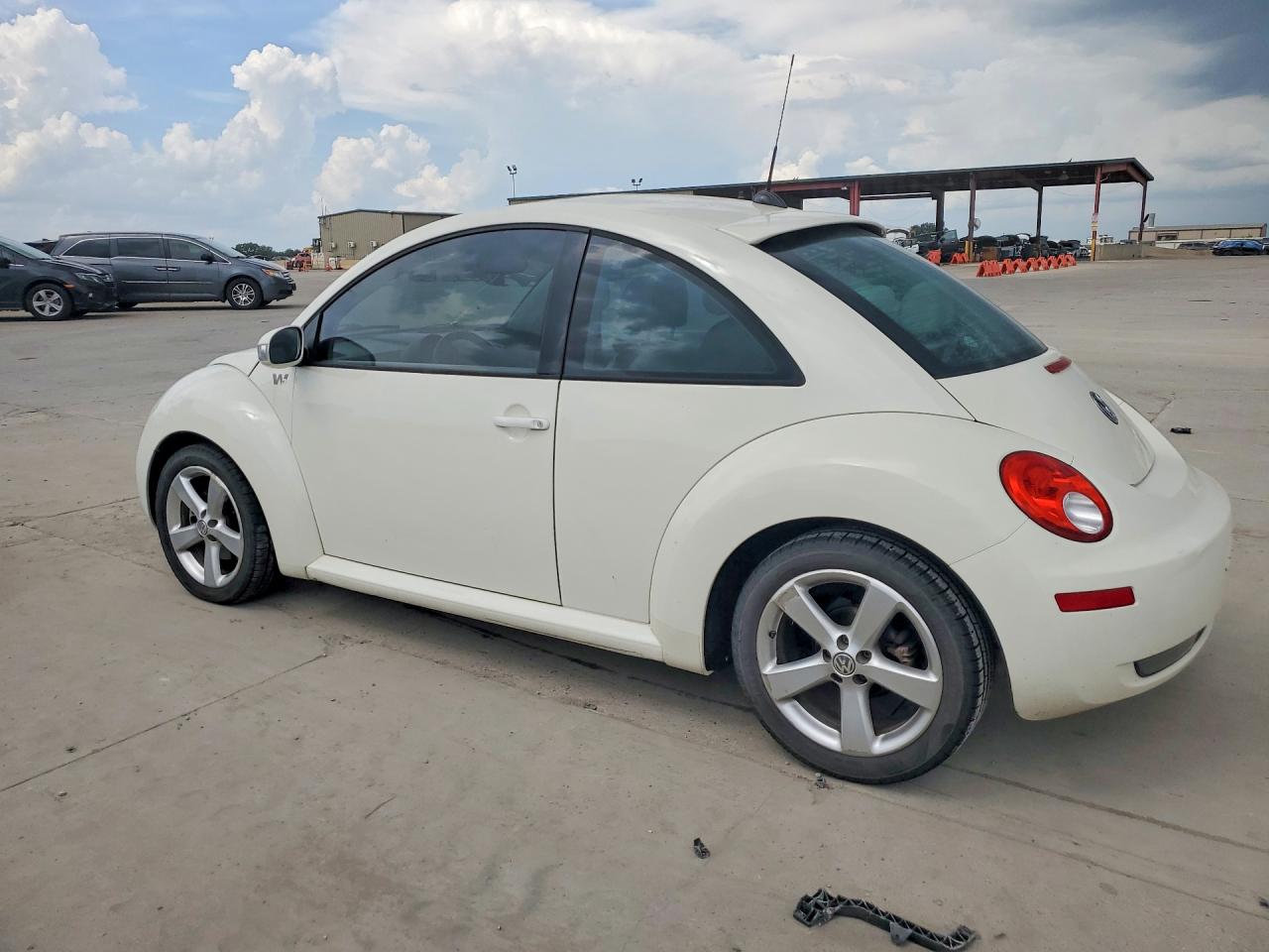 Volkswagen Beetle Triple White