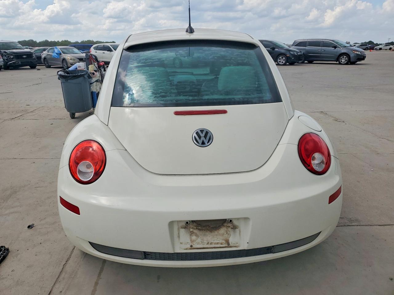 Volkswagen Beetle Triple White
