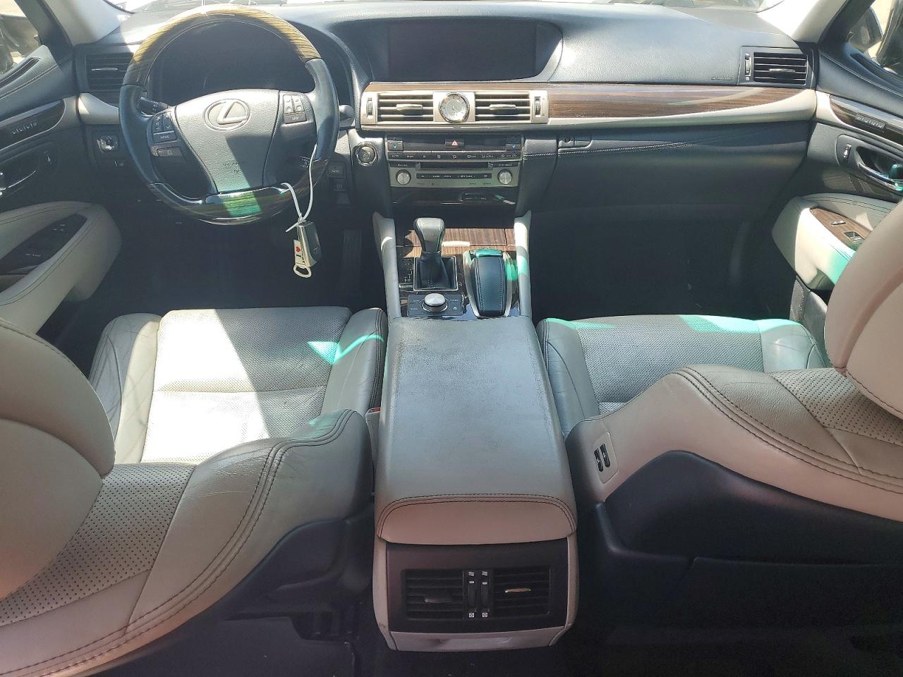 Lexus LS 460