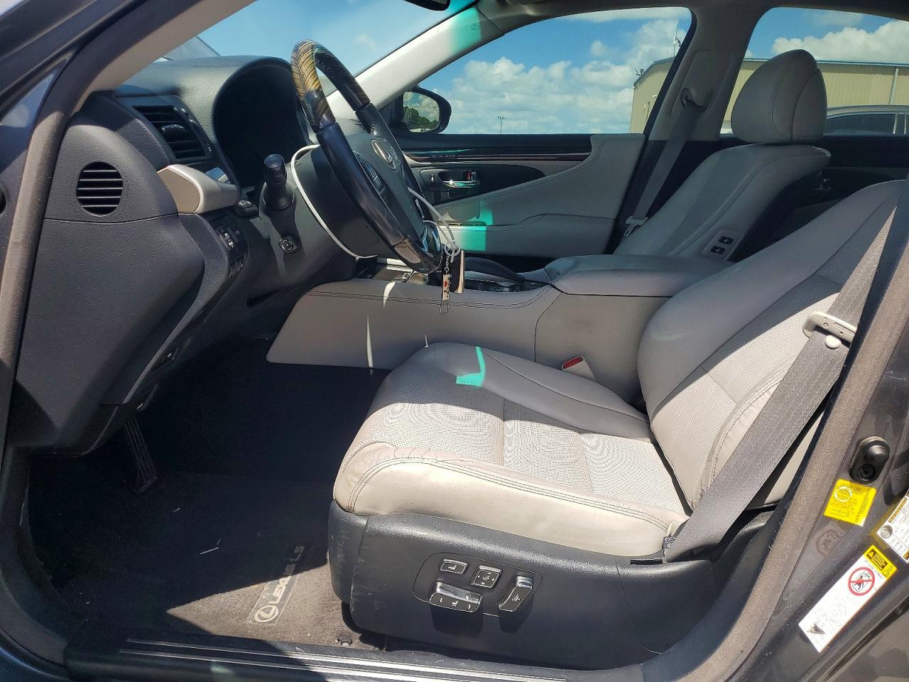 Lexus LS 460