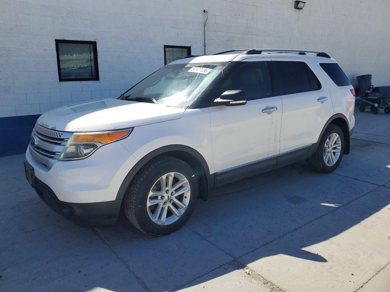 Salvage Ford Explorer Image