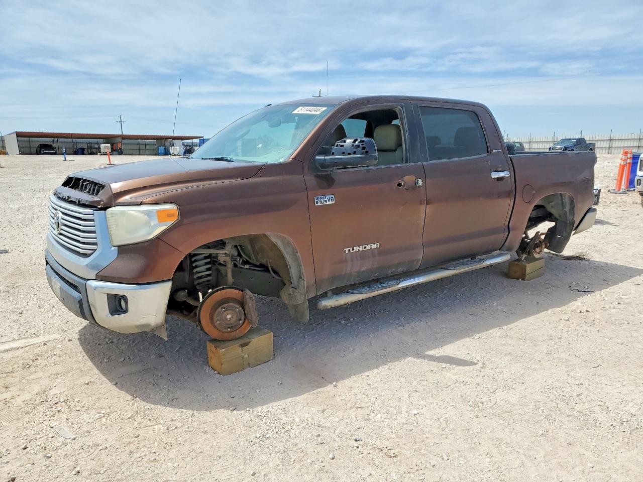 Salvage Toyota Tundra Image