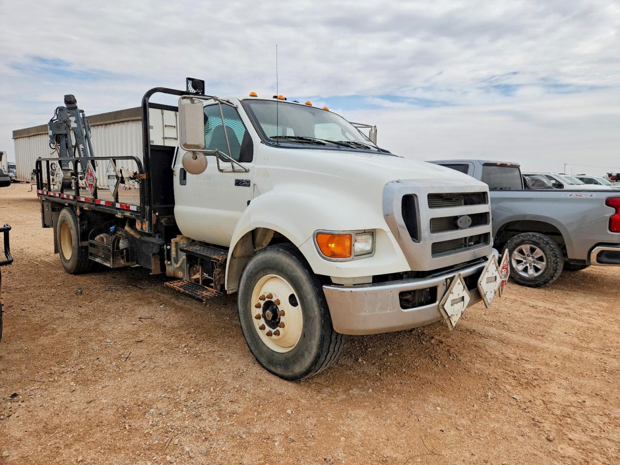 Salvage Ford F-750 Image