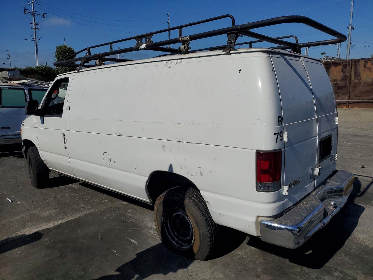 Ford Econoline E350 Super Duty Van