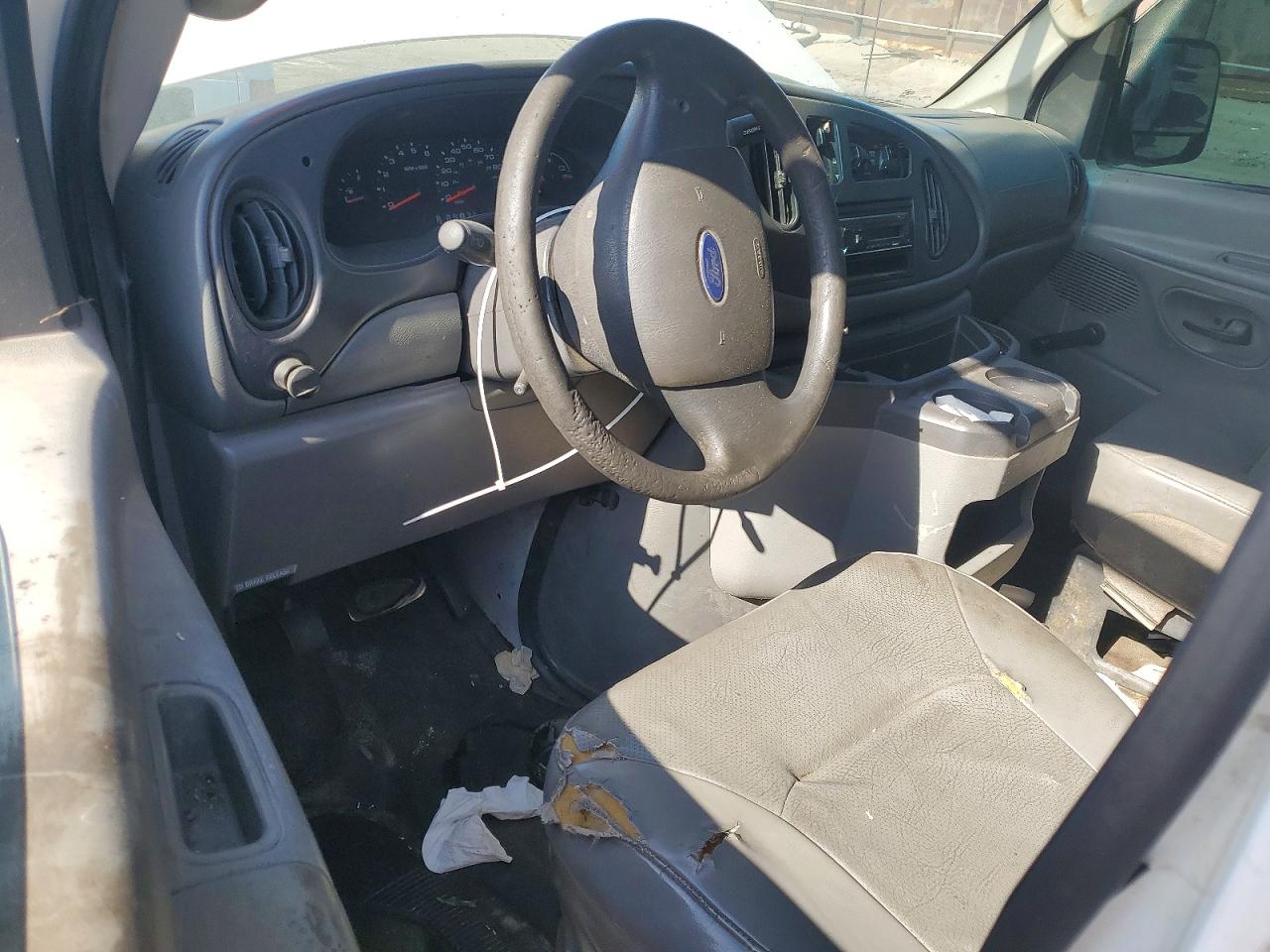 Ford Econoline E350 Super Duty Van