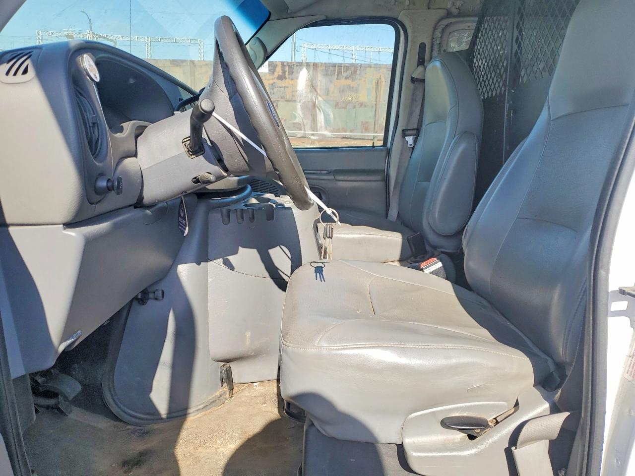 Ford Econoline E250 Van