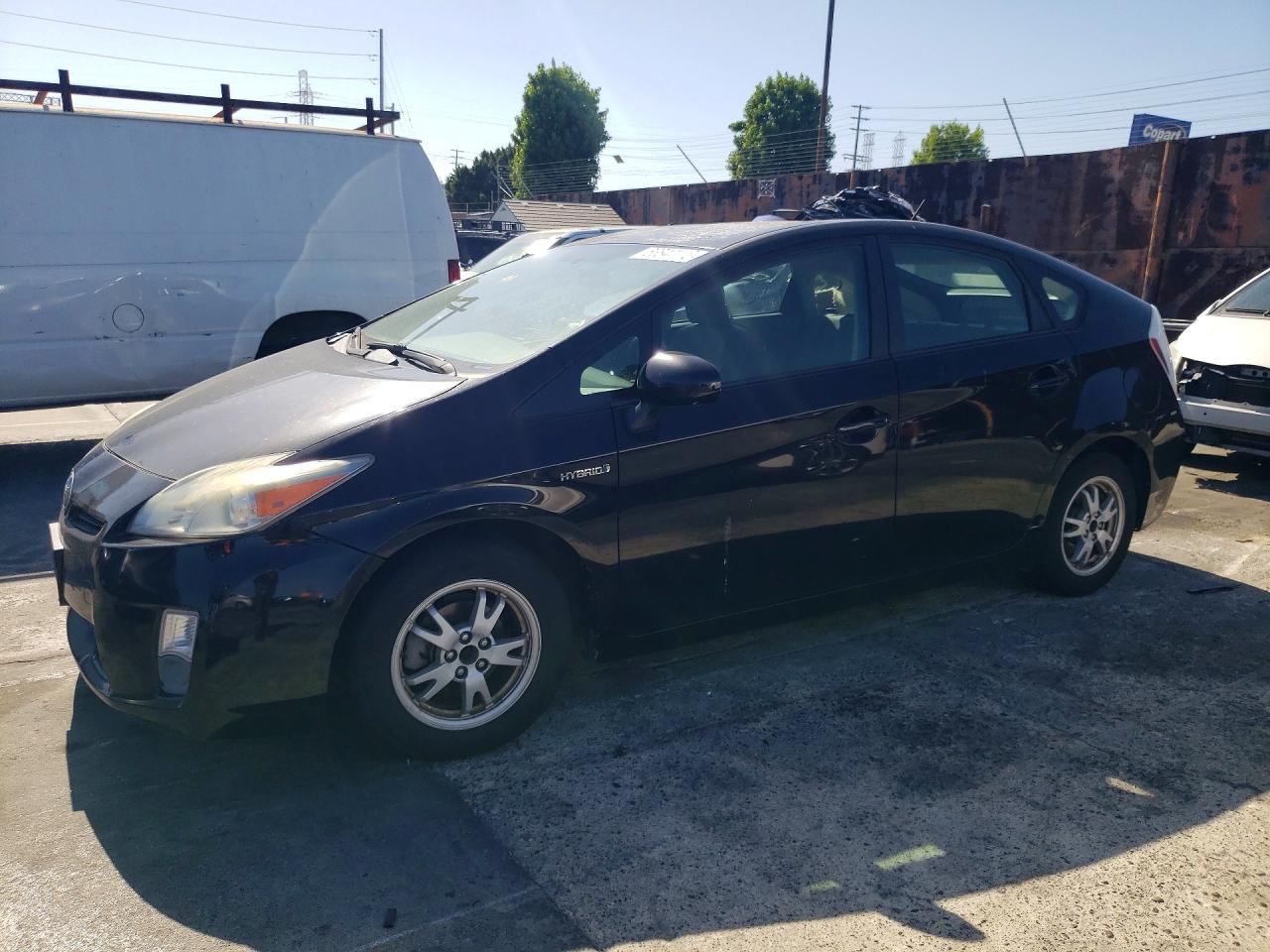 Salvage Toyota Prius Image