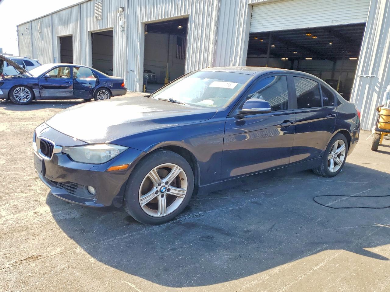 Salvage BMW 3 Series Image