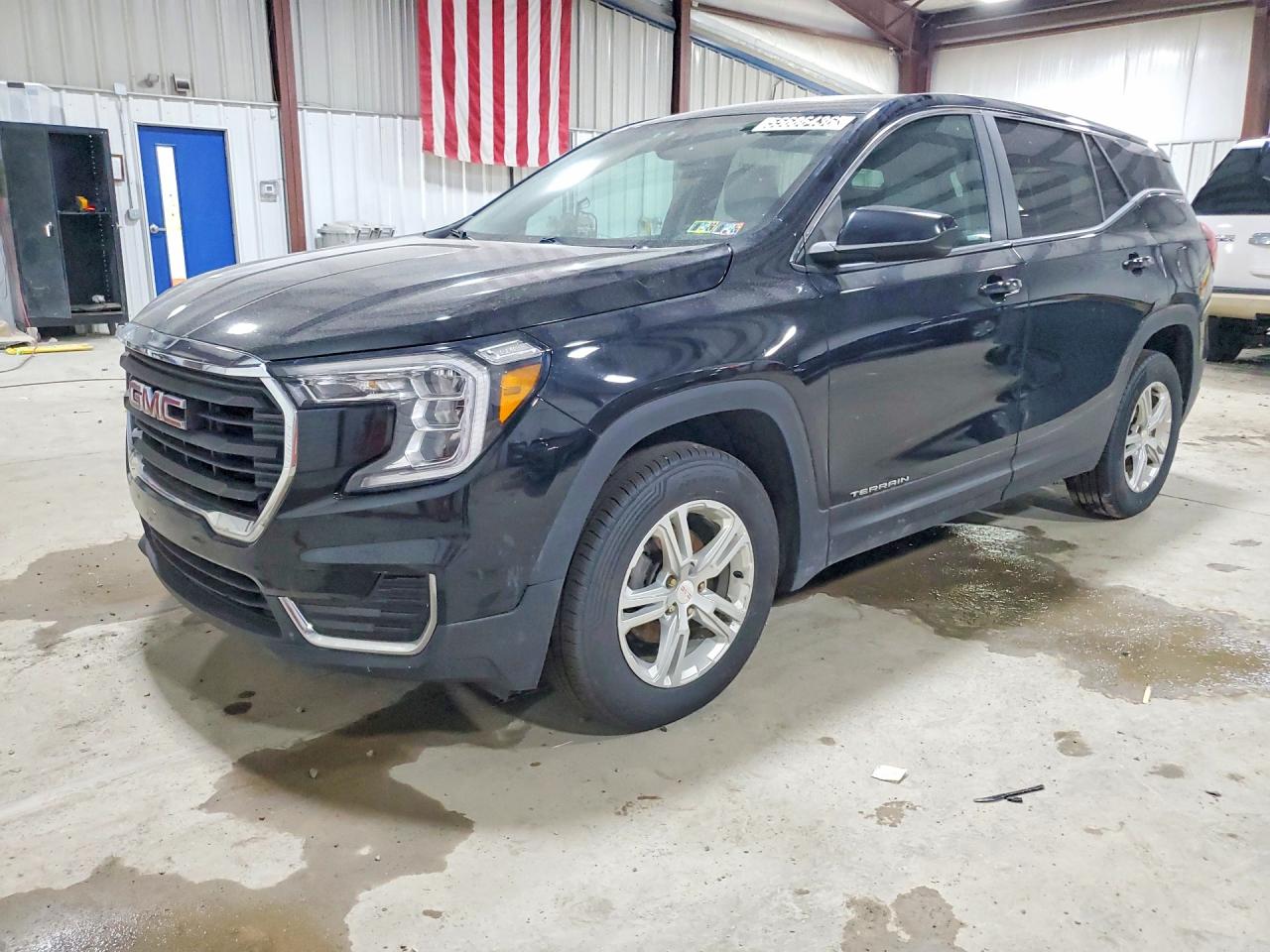 Salvage GMC Terrain Image