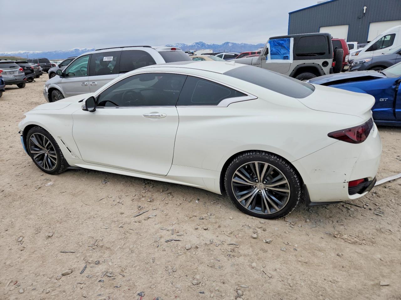 INFINITI Q60 3.0t Luxe