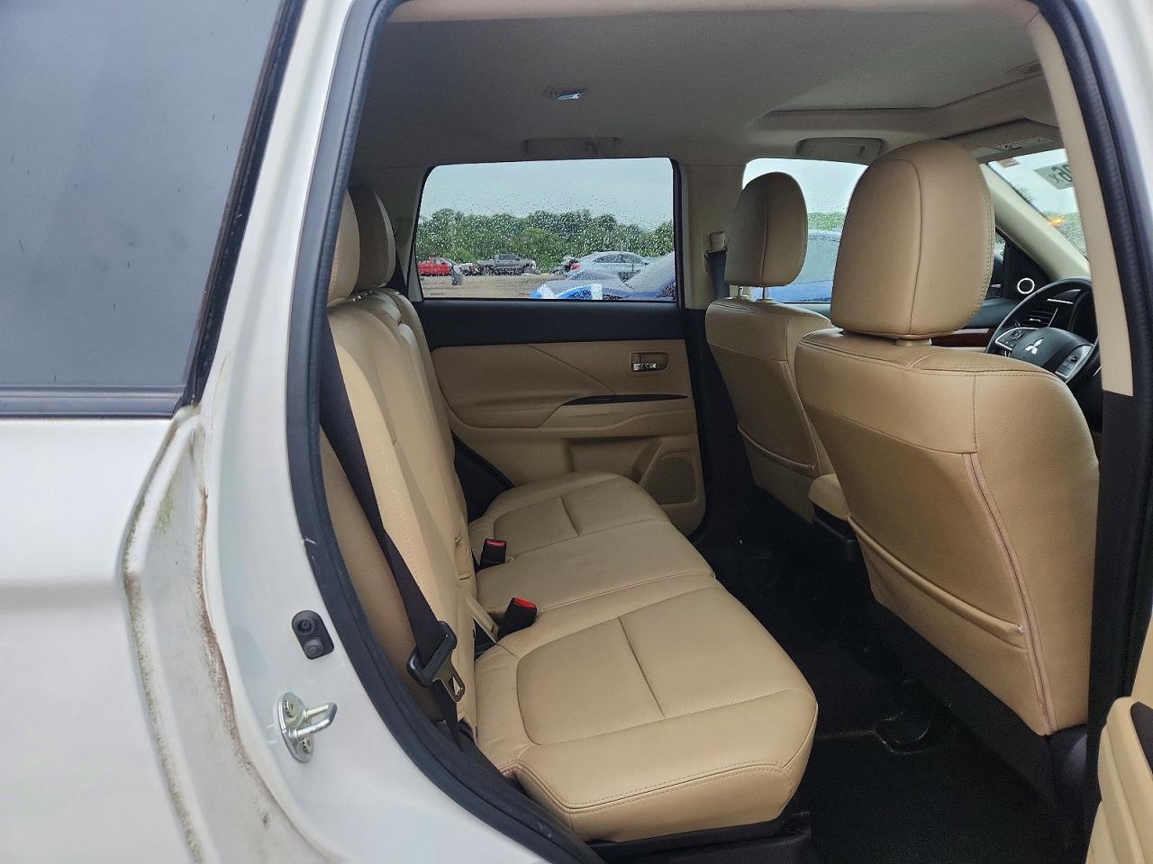 Mitsubishi Outlander Se