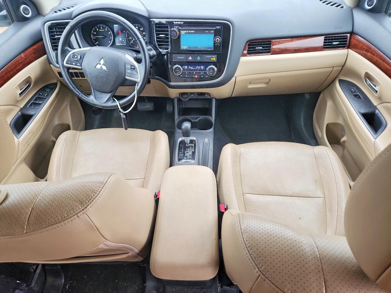 Mitsubishi Outlander Se