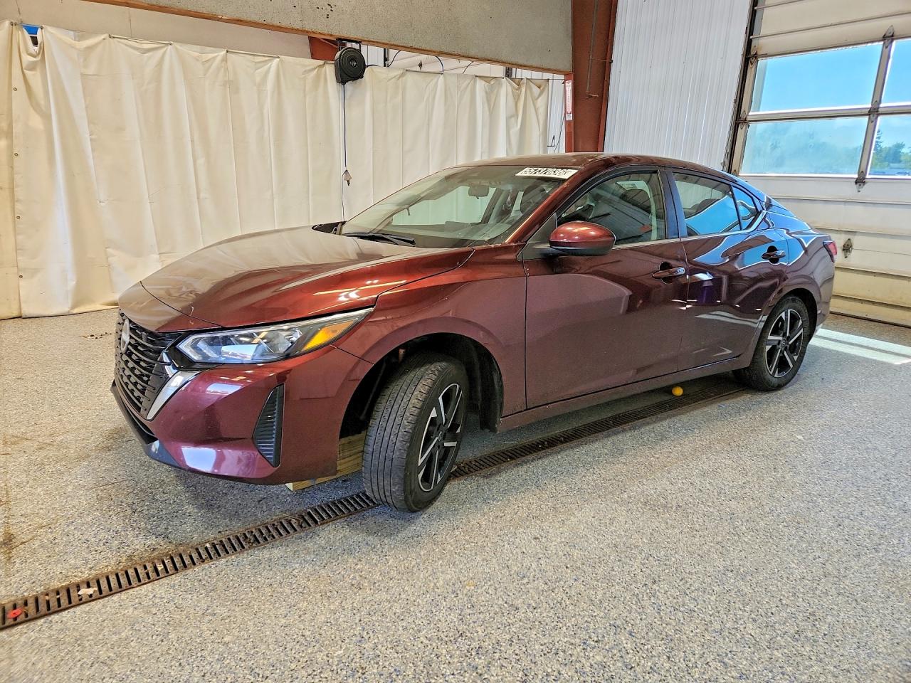 Salvage Nissan Sentra Image