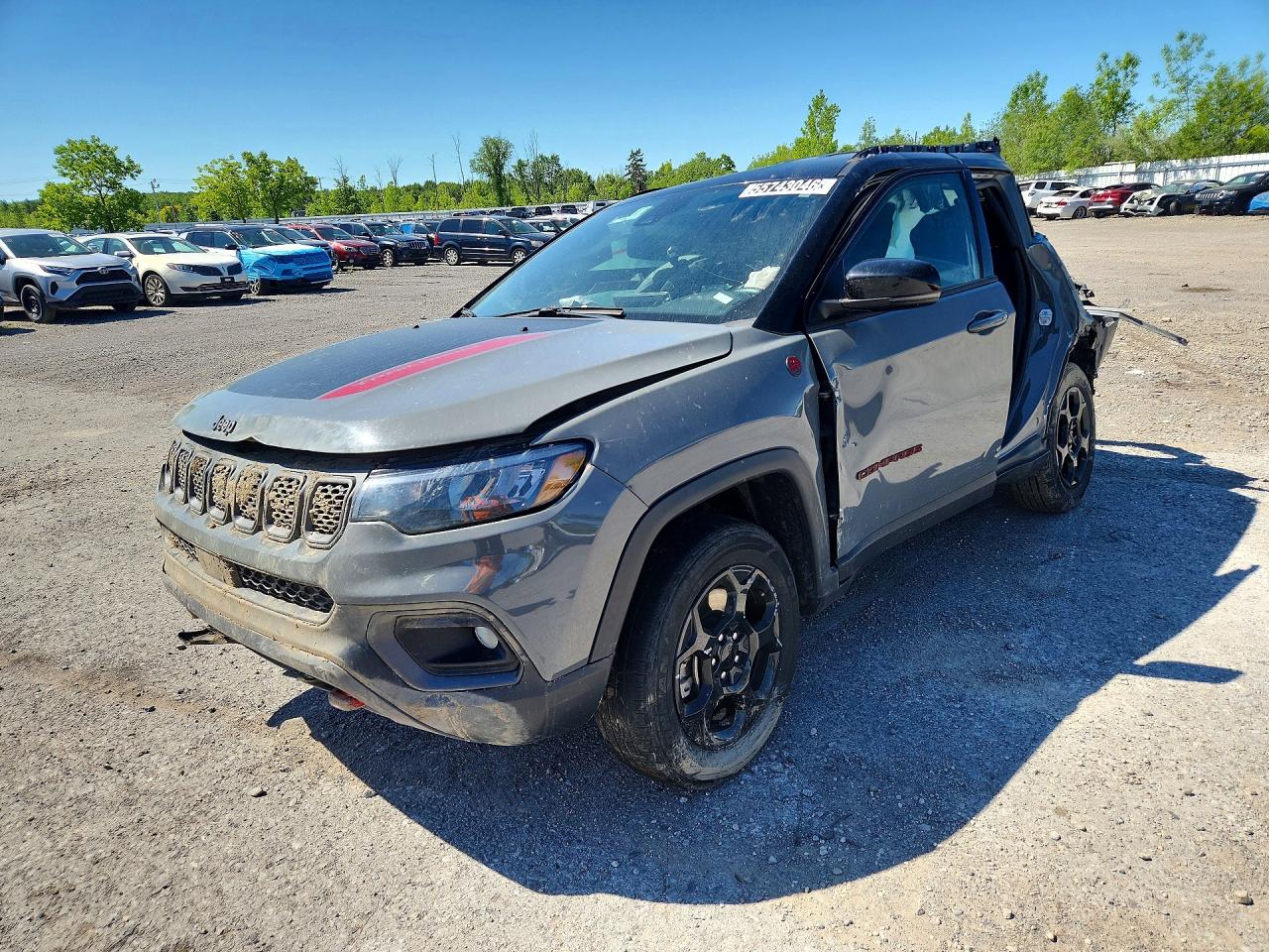 Salvage Jeep Compass Image