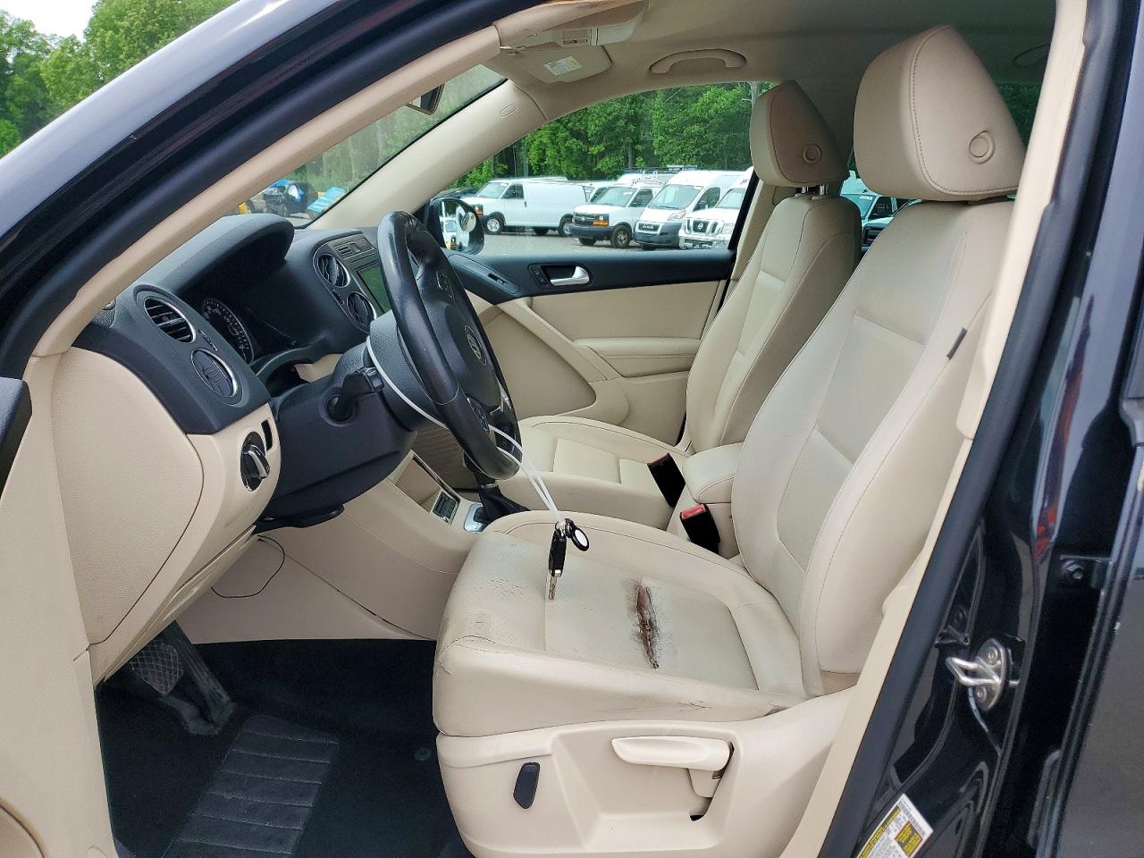 Volkswagen Tiguan S