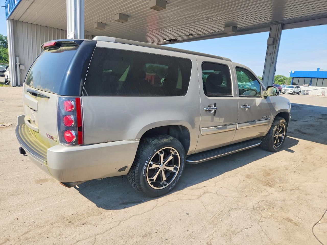 GMC Yukon Denali