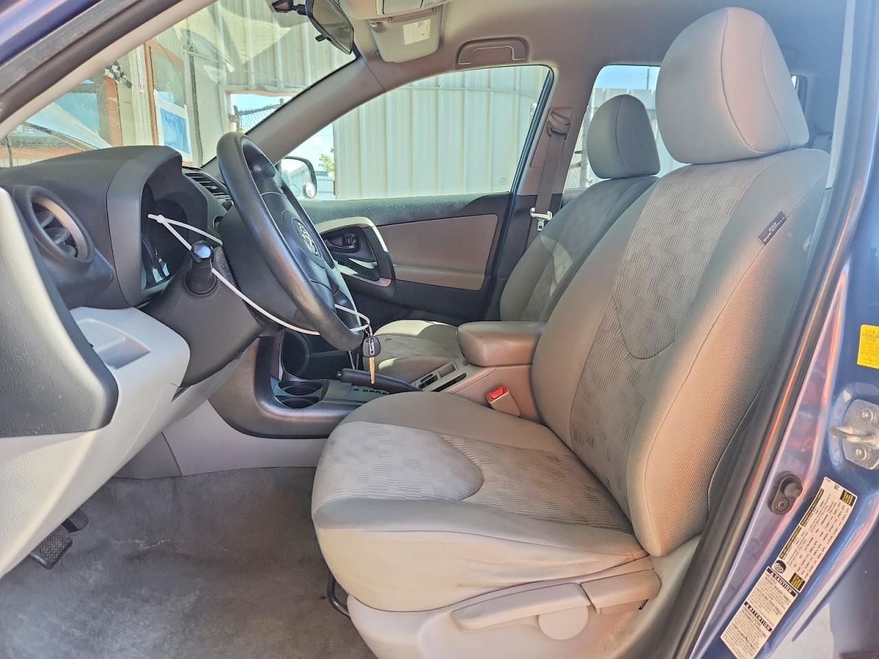 Toyota RAV4 Base