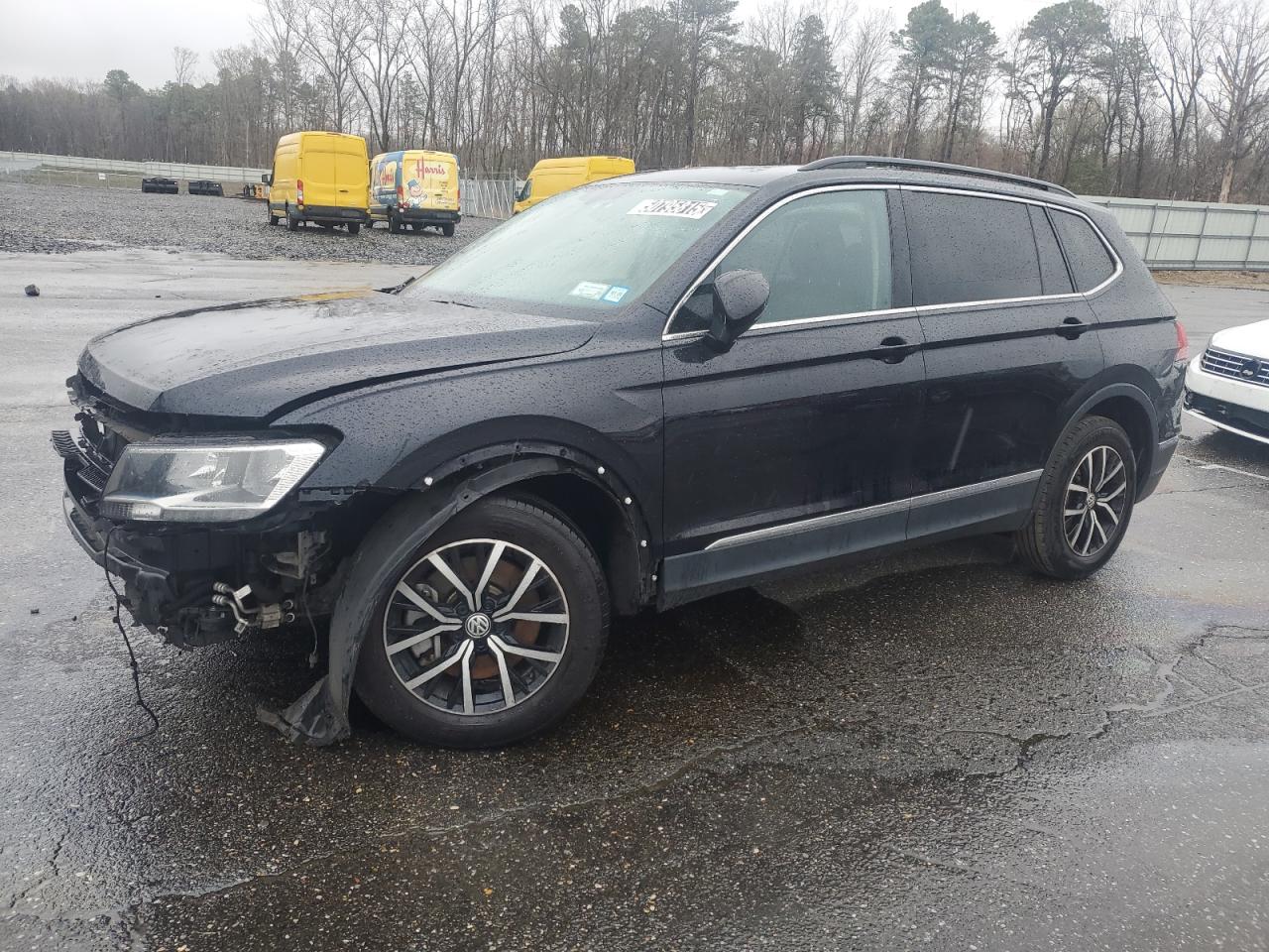 Salvage Volkswagen Tiguan Image