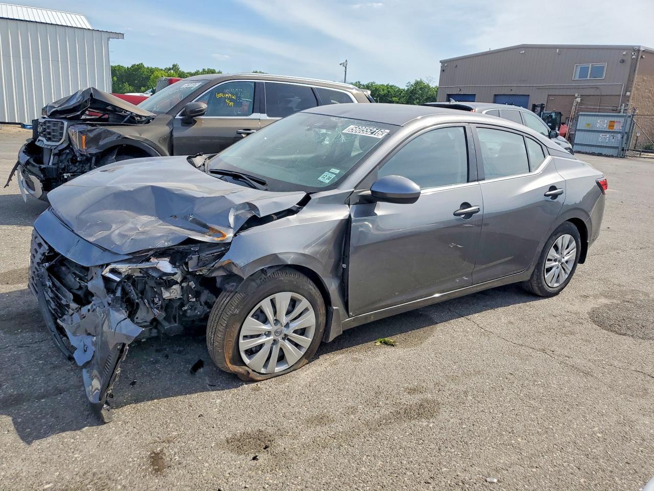 Salvage Nissan Sentra Image