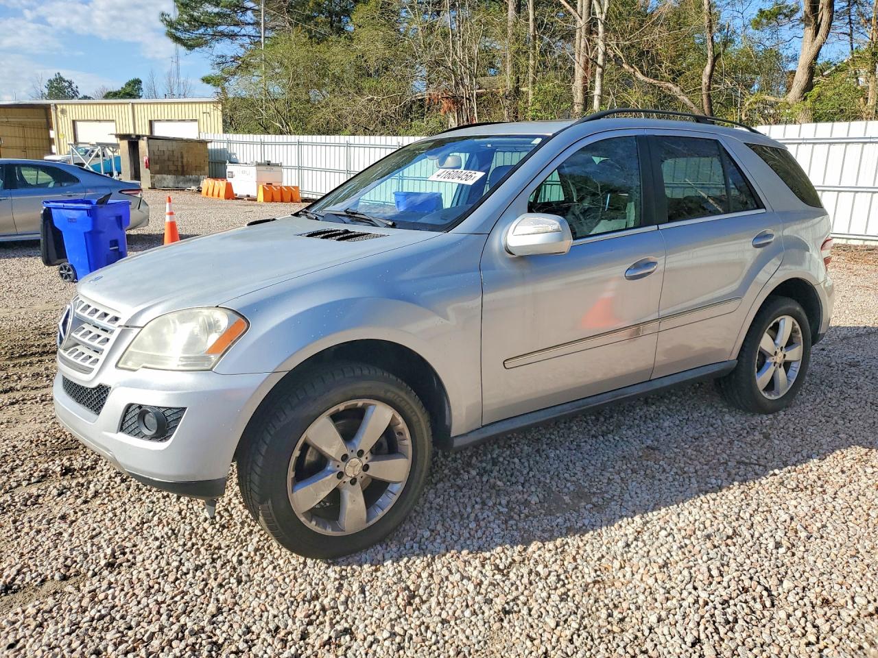 Salvage Mercedes-Benz M-Class Image
