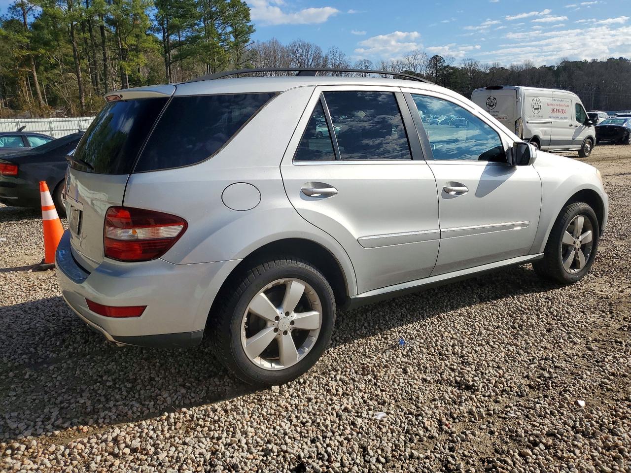 Mercedes-Benz M-Class 350