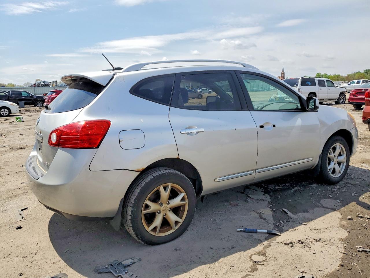 Nissan Rogue S