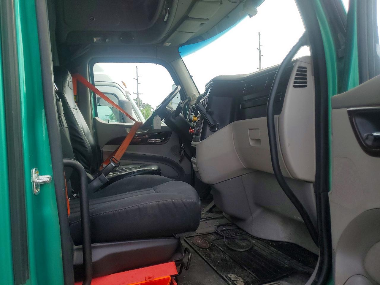 Peterbilt 579