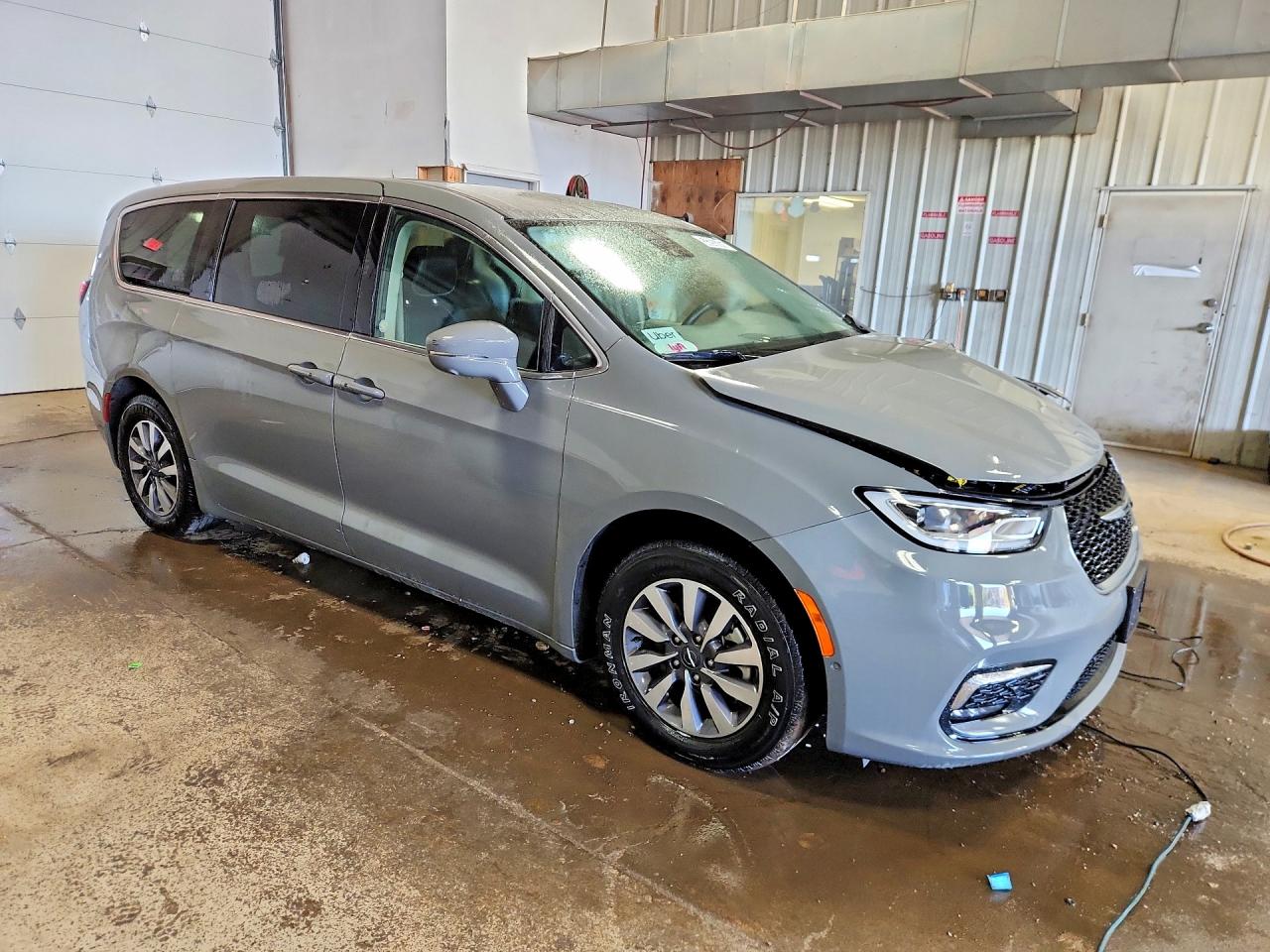 Chrysler Pacifica Hybrid Touring L