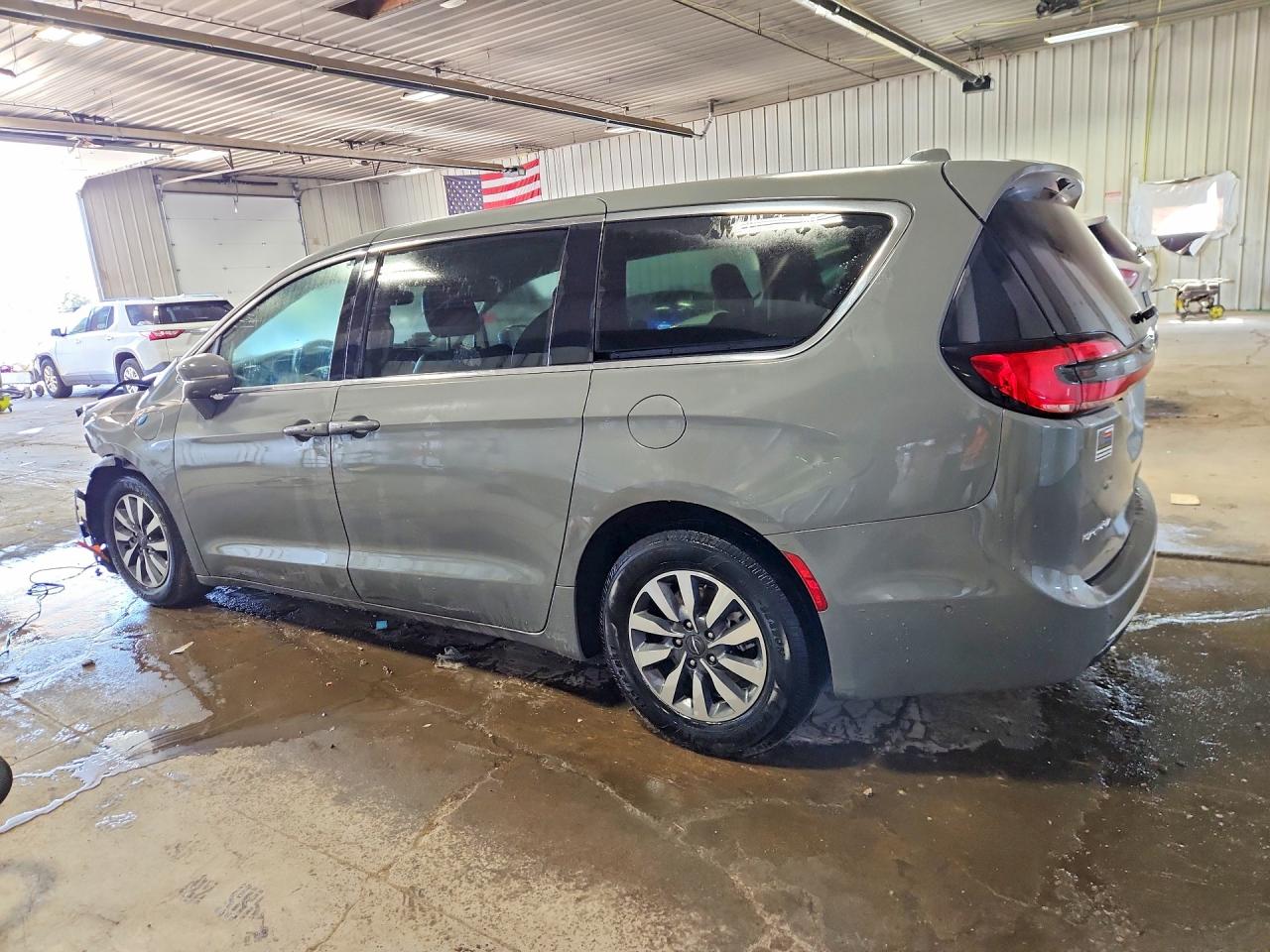 Chrysler Pacifica Hybrid Touring L