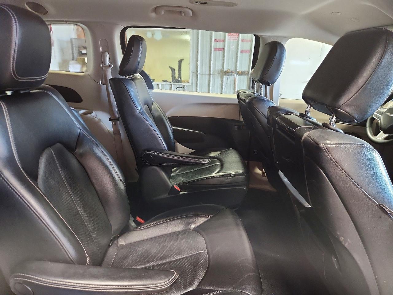 Chrysler Pacifica Hybrid Touring L