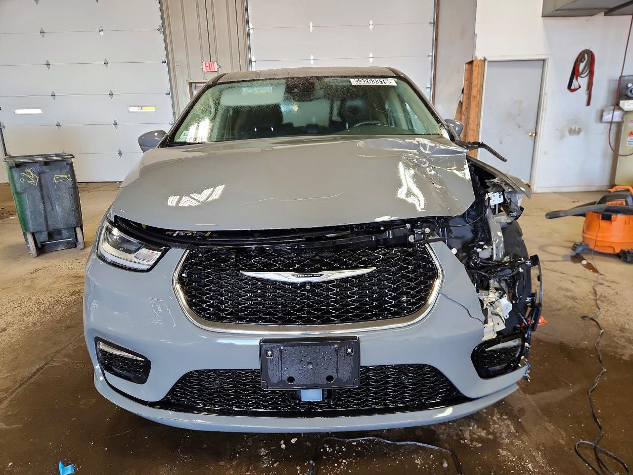 Chrysler Pacifica Hybrid Touring L