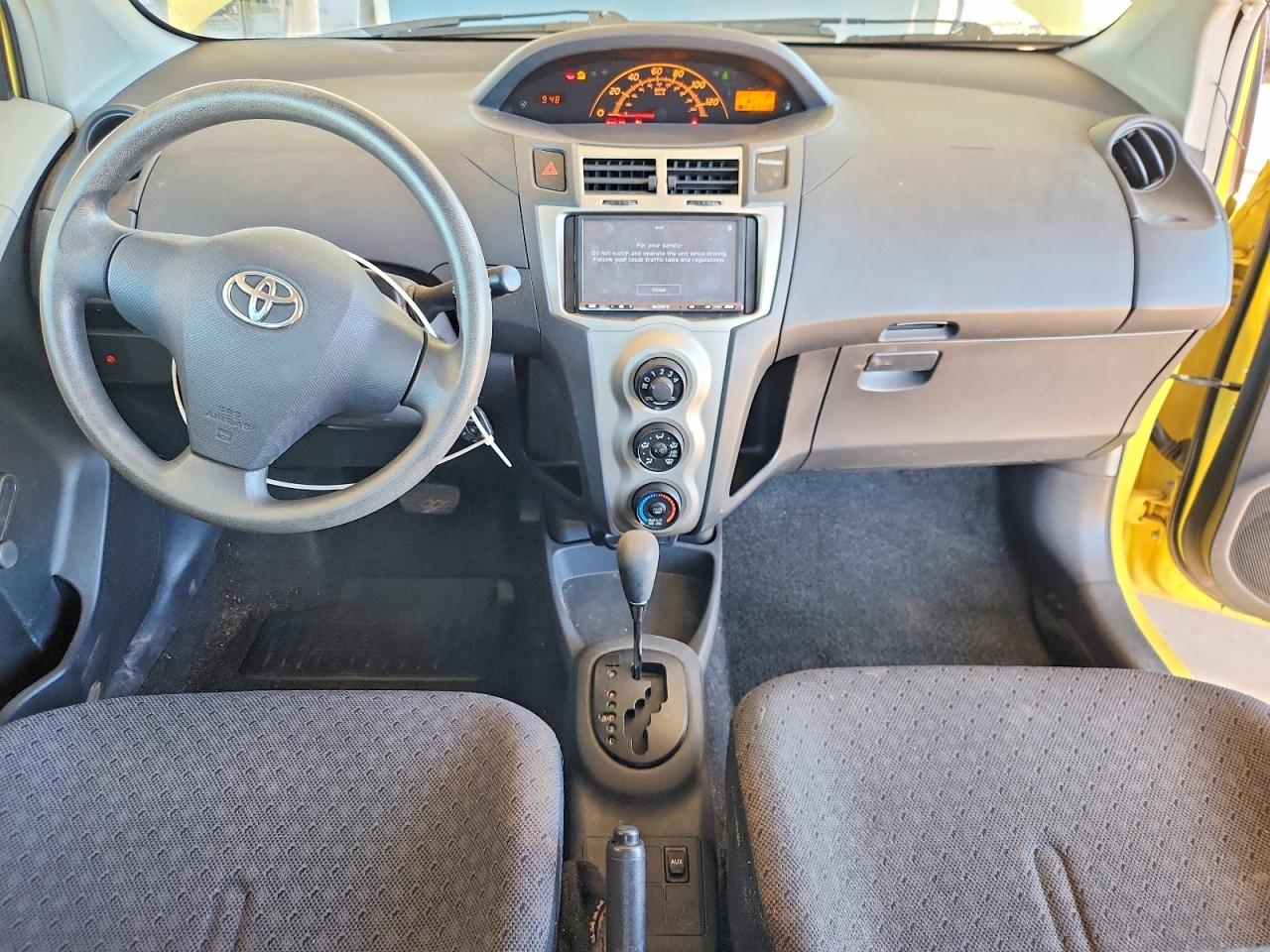 Toyota Yaris Base
