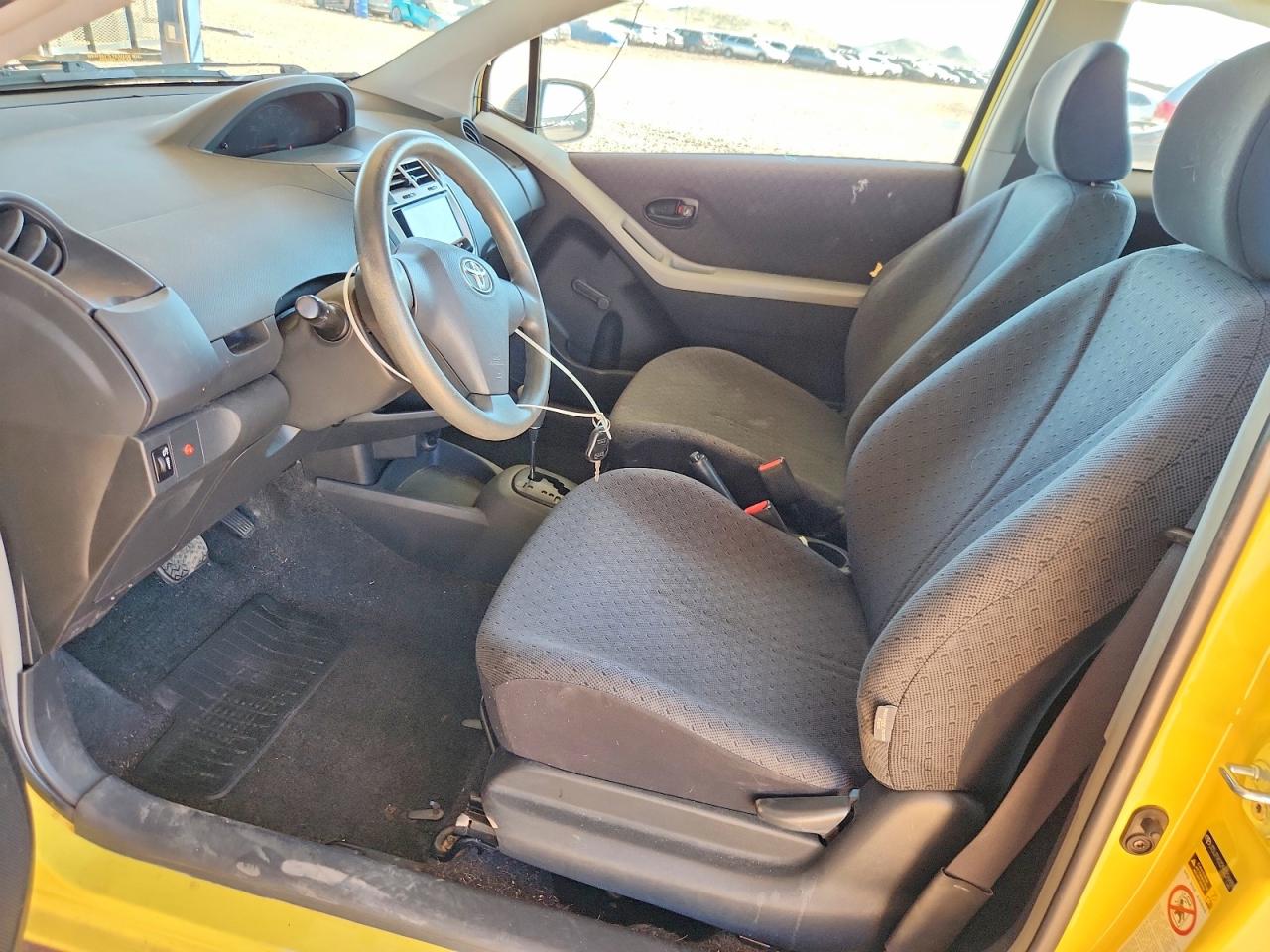 Toyota Yaris Base