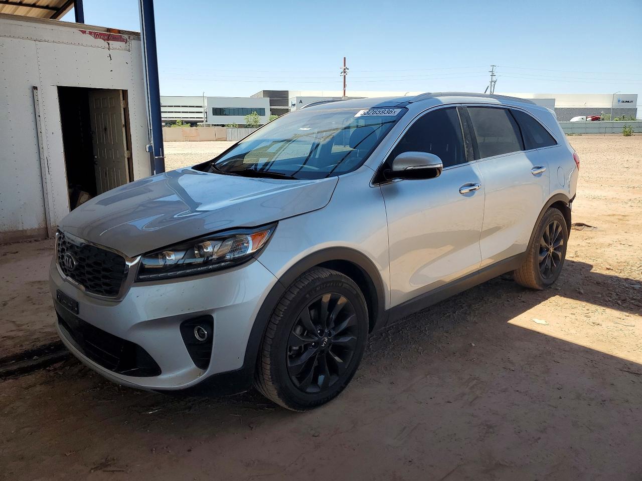 Salvage Kia Sorento Image