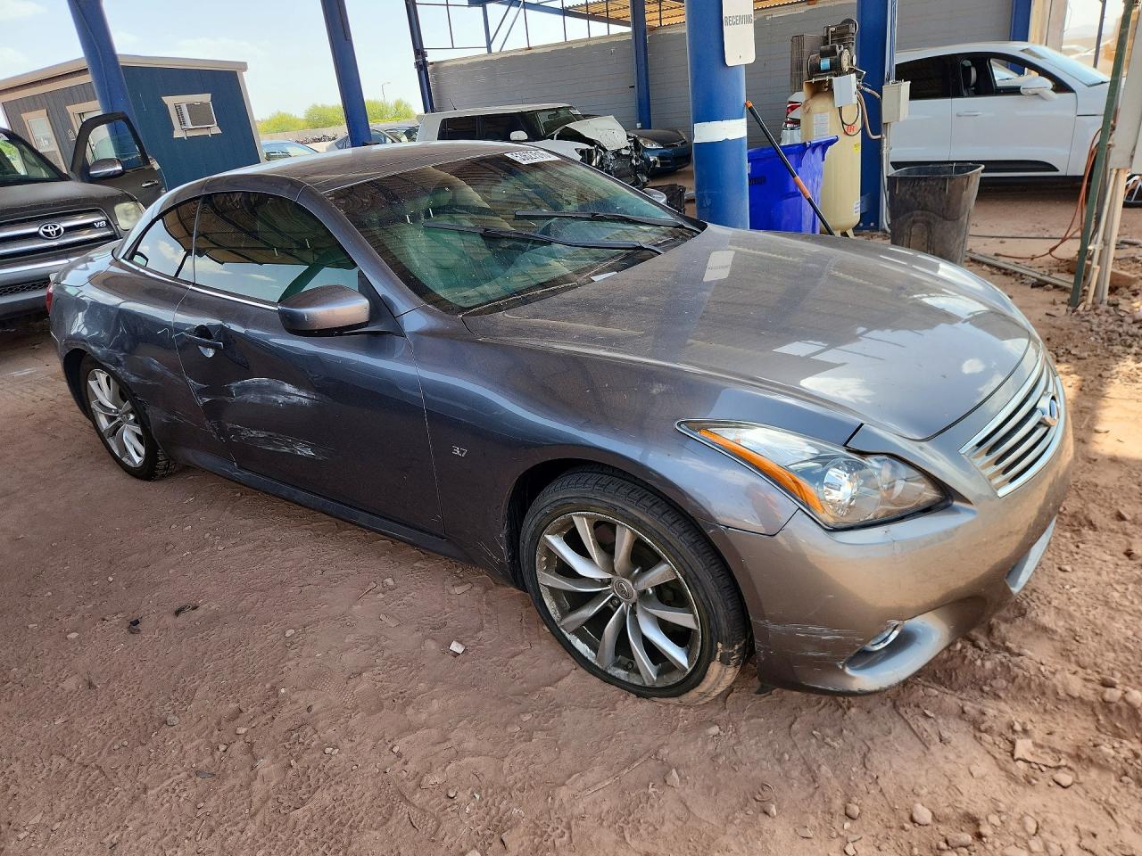 INFINITI Q60 Base