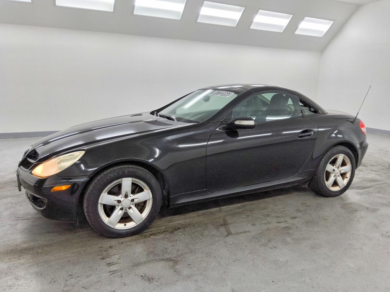 Salvage Mercedes-Benz Slk-class Image