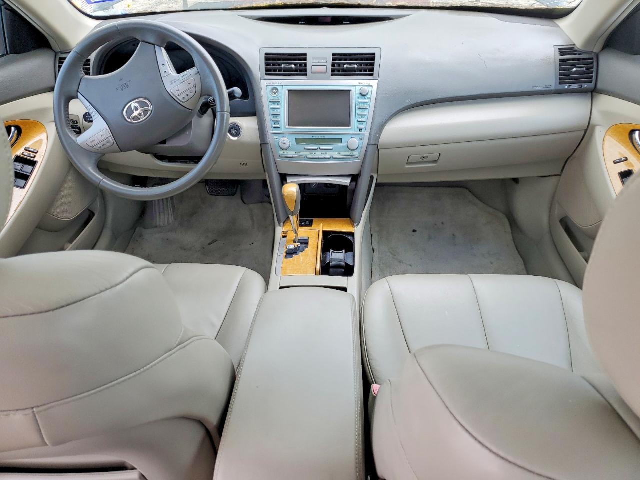 Toyota Camry Xle V6