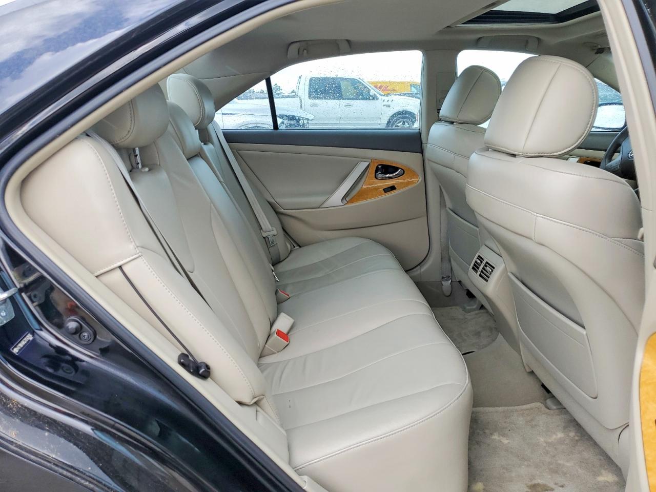 Toyota Camry Xle V6